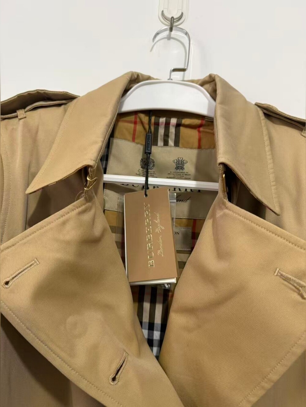 Burberry Beige Classic Double-Breasted Trench Coat with Belt - Picture 6 of 15
